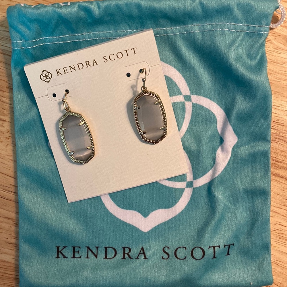 Kendra Scott Earrings NWT